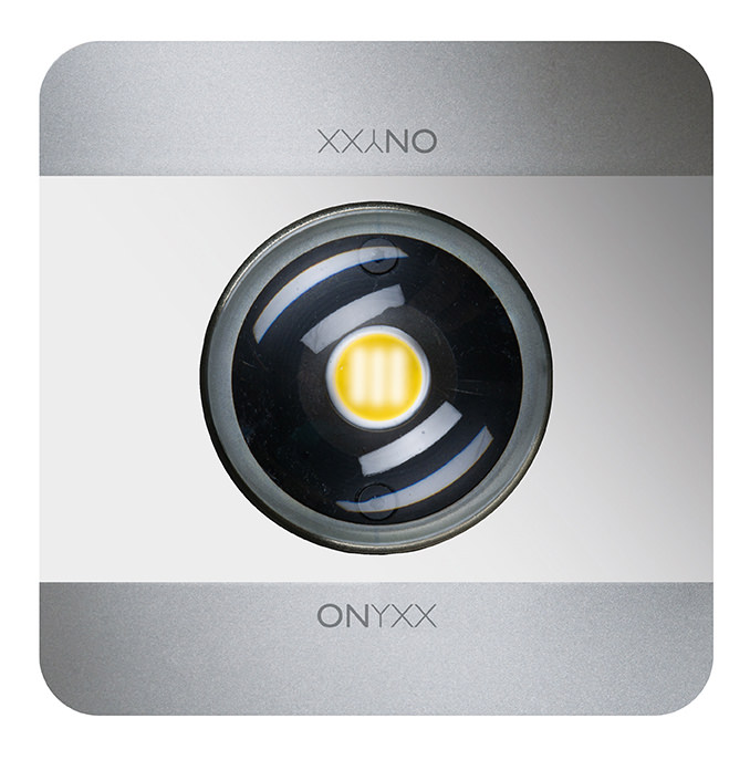 ONYXX.LED Leuchtenkopf mit weissem Cover